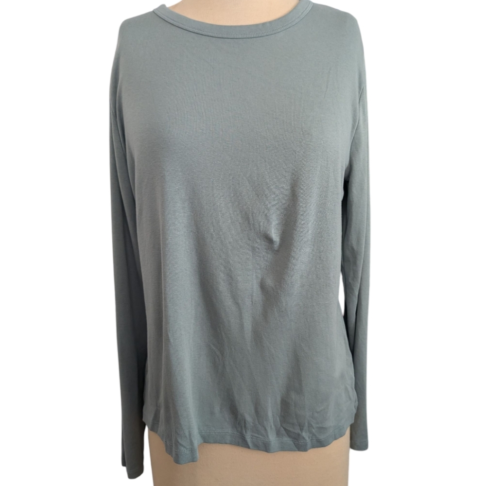 Consigned - a new day Women's Long Sleeve Top in Soft Gray